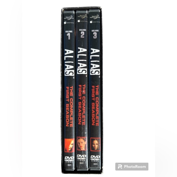 ALIAS  The complete First Season The complete Second season is listed seperately - Picture 3 of 6